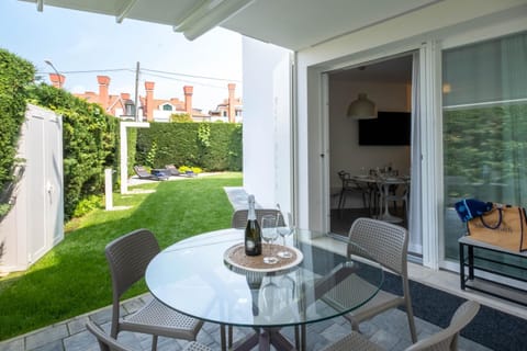 Patio, Garden, View (from property/room), Dining area, Garden view