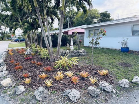 Quiet Home Near Wilton Dr, Sleeps 6,10 Min Beach House in Wilton Manors