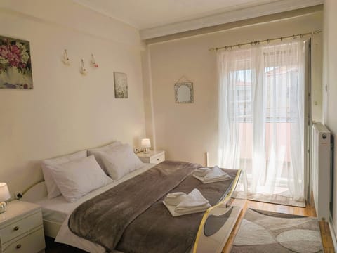 Bed, Bedroom, Sunrise