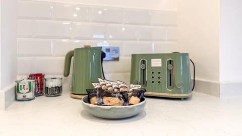 Coffee/tea facilities, Kitchen or kitchenette, toaster