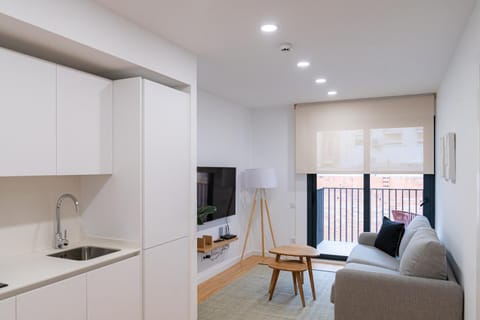 Communal lounge/ TV room, TV and multimedia, Kitchen or kitchenette, Living room, Dining area