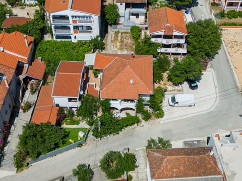 Property building, Day, Bird's eye view, Street view, Location, Parking