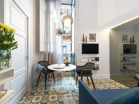 TV and multimedia, Living room, Dining area