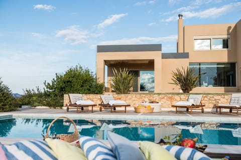 Patio, Facade/entrance, Garden, Balcony/Terrace, Swimming pool