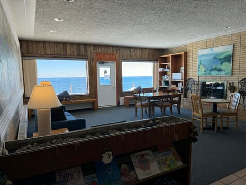 The Shoreline Inn Hotel in Grand Marais