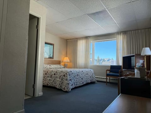 The Shoreline Inn Hotel in Grand Marais