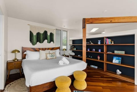 Nomad Surf Lounge by Coastline Vacation Rentals House in Ocean Beach