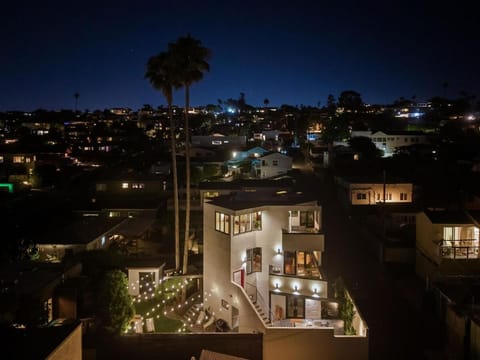 Nomad Surf Lounge by Coastline Vacation Rentals House in Ocean Beach