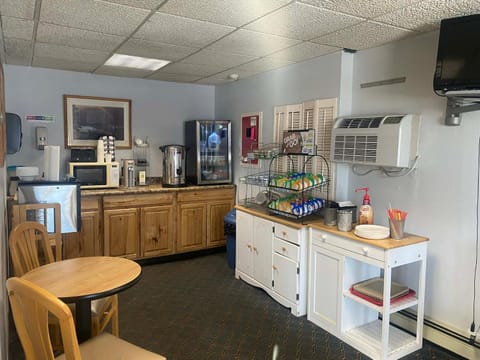 Aspen Inn Hotel in Grand Marais