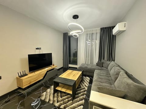 Communal lounge/ TV room, TV and multimedia, Living room