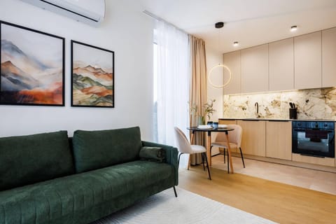 Kitchen or kitchenette, Living room, Seating area, Dining area, minibar, stove