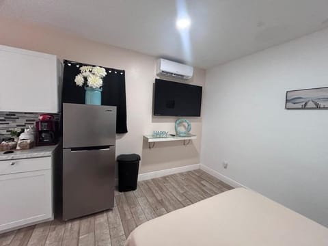 Private Guesthouse House in Longwood