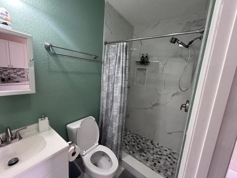 Private Guesthouse House in Longwood