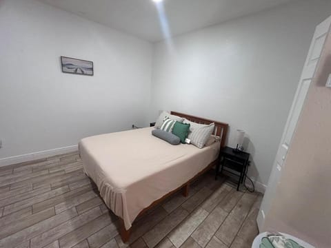 Private Guesthouse House in Longwood