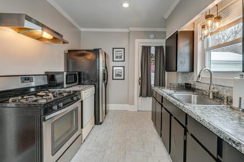 Fish, Sip and Explore! Home Less Than 1 Mi to Cayuga Lake House in Cayuga Lake