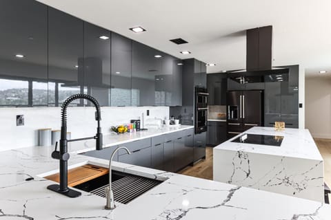 Luxurious Austin Hideaway! 4,400-Sq-Ft Estate House in Lake Austin