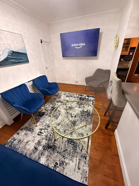 Communal lounge/ TV room, TV and multimedia, Living room