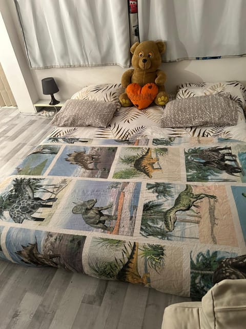 Belle chambre à sous pente au cœur de Bruxelles Vacation rental in Brussels