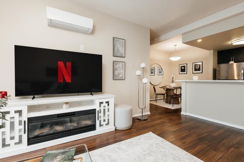 TV and multimedia, Seating area, air conditioner