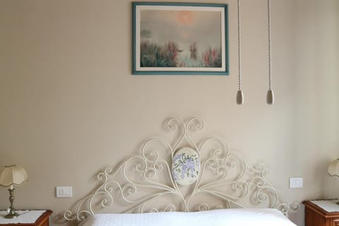 Photo of the whole room, Decorative detail, Bedroom