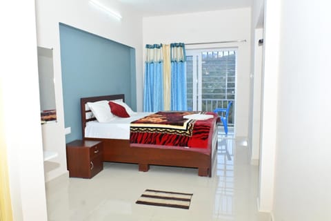 Bed, TV and multimedia, Bedroom, towels