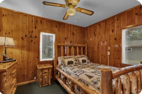 The Cozy Cub House in Crosslake