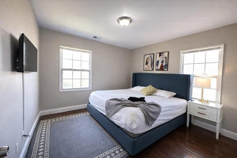 Birmingham 1BR Getaway Suite Near UAB with Parking Apartment in Birmingham