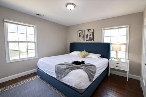 Birmingham 1BR Getaway Suite Near UAB with Parking Apartment in Birmingham