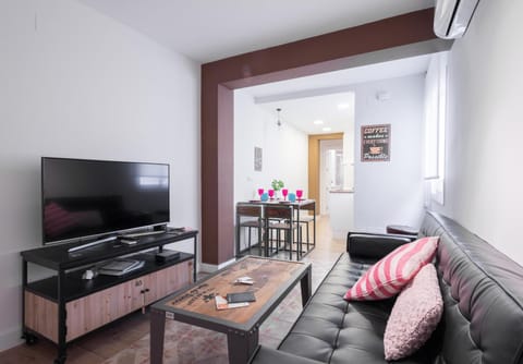 TV and multimedia, Living room, Dining area, air conditioner