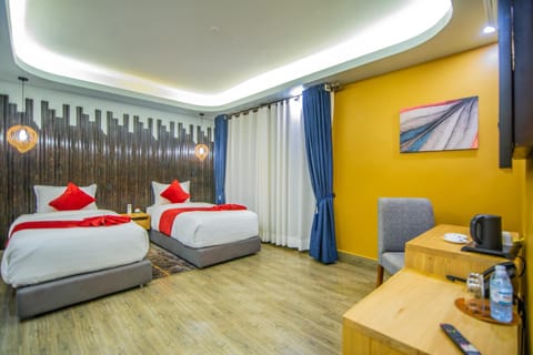 Bed, TV and multimedia, Photo of the whole room, Bedroom