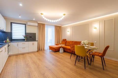 TV and multimedia, Living room, Dining area, kitchen