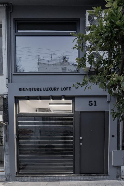 Signature Luxury Loft Apartment in Volos