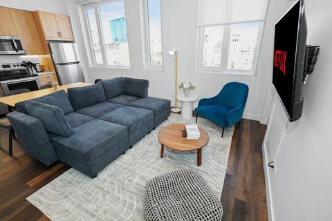 Spacious 4BR Apt Near McCormick Place & Chinatown Apartment in South Loop