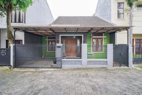 Property building, Street view