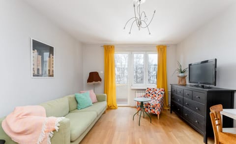 Living room, Seating area, Evening entertainment