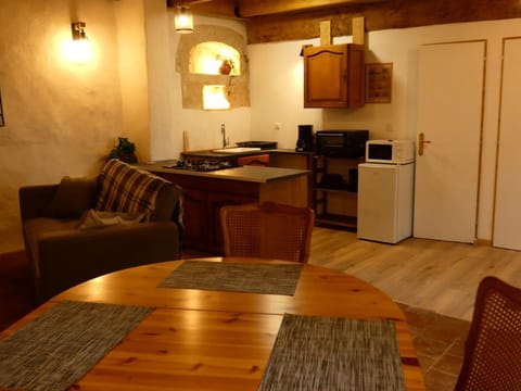 Dining area, kitchen