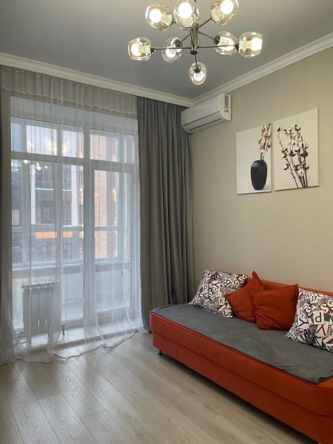 Living room, Photo of the whole room, Seating area, Bedroom