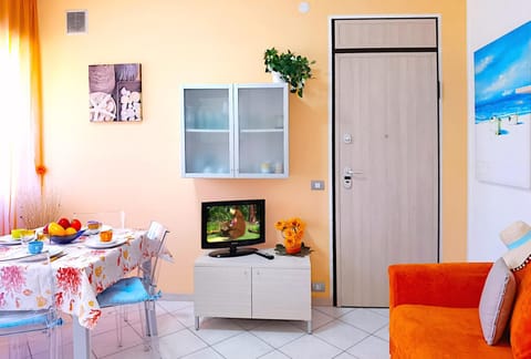 TV and multimedia, Living room, Dining area