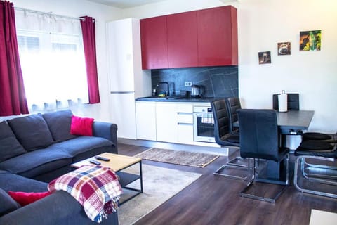 TV and multimedia, Kitchen or kitchenette, Living room
