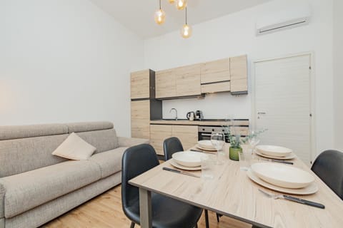 Kitchen or kitchenette, kitchen