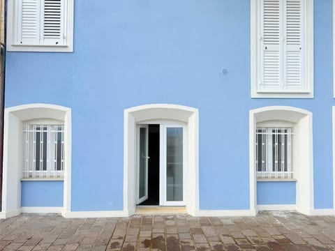 P075 - Porto Recanati, nuovo bilocale fronte mare con accesso diretto alla spiaggia Apartment in Porto Recanati