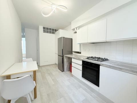 P075 - Porto Recanati, nuovo bilocale fronte mare con accesso diretto alla spiaggia Apartment in Porto Recanati