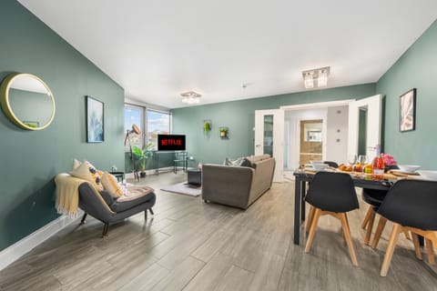 TV and multimedia, Living room, Seating area, Dining area, Street view, Street view, Entertainment, toaster, kitchen