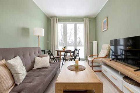 TV and multimedia, Living room, Seating area, Dining area, Evening entertainment