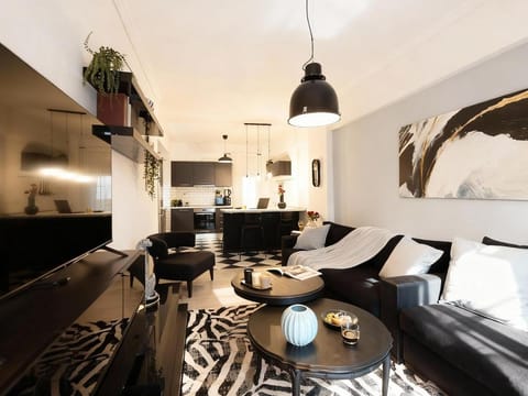 TV and multimedia, Kitchen or kitchenette, Living room, Dining area