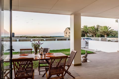 Sea Spray Self Catering in Duyker Eiland Bed and Breakfast in Western Cape