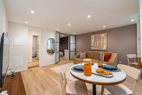TV and multimedia, Living room, Dining area