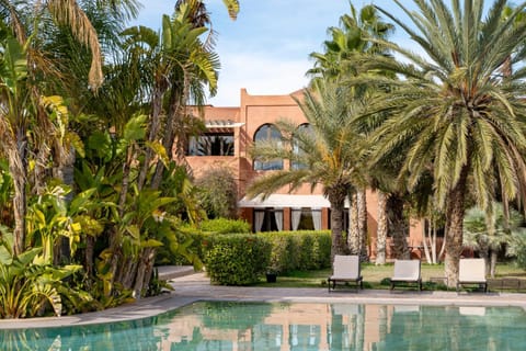 Property building, Spring, Day, Garden, Garden view, Pool view, Swimming pool, sunbed