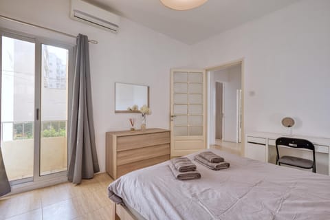 Bisazza Street 3 Bedroom Apartment Apartment in Sliema