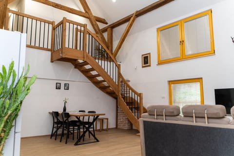 TV and multimedia, Living room, Dining area